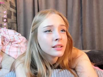 girl
        lolliis cam image #2604519