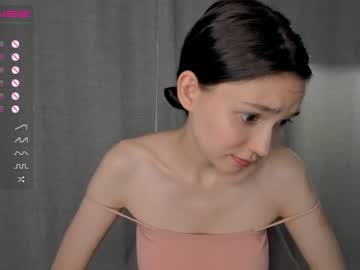 girl
        bzzzme cam image #1647050
