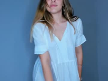 girl
        lindamildreda cam image #2224080