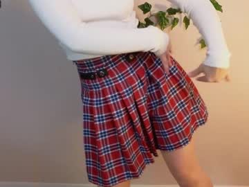 girl
        teresabriggs cam image #2710038