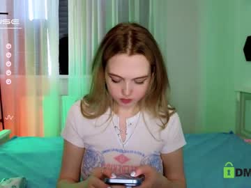girl
        small_blondee cam image #1876858