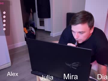 couple Milf & Teen Sex Cam Girls with ihavepaws33