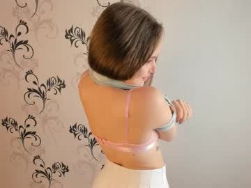 girl
        mila_milka_ cam image #2338926