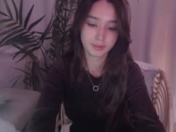 girl
        sarasuo cam image #2409309