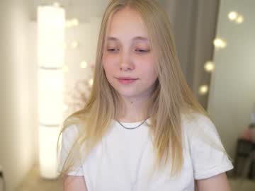 girl
        appr0ved cam image #2676267