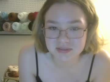 girl
        ftarh18 cam image #1581787