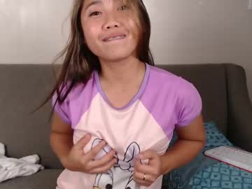 girl
        allforshow93 cam image #2616158