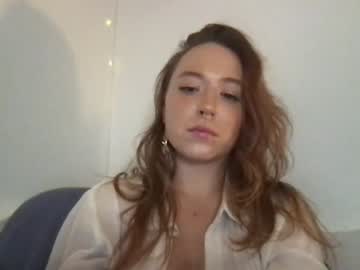 girl
        sacredscarlett cam image #12347