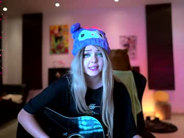 girl
        madnessalise cam image #3346665