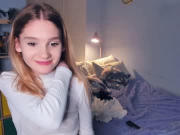 girl
        shiningdawn cam image #1968515