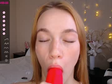 girl
        alice_lady2020 cam image #2545194