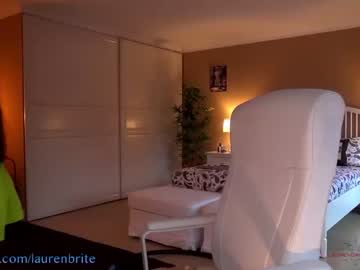 girl
        laurenbrite cam image #1639086