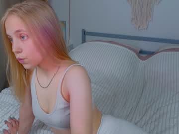 girl
        appr0ved cam image #1640127