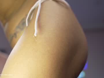 girl
        amnie_ cam image #1264136