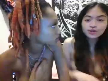 girl
        skii_yee cam image #2493124