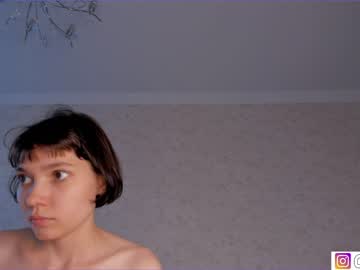 girl
        bzzzme cam image #1999634