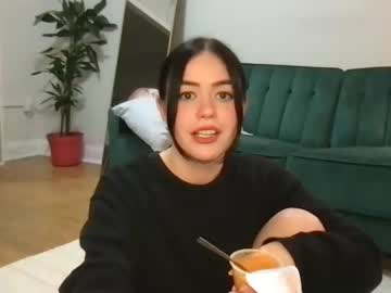 girl
        littlesugarpea cam image #2700380