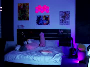 girl
        madnessalise cam image #3072545