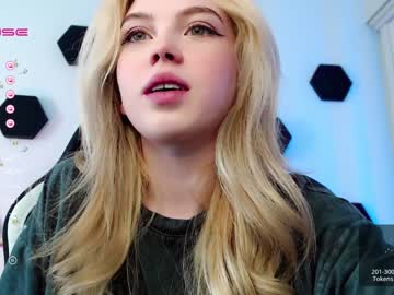 girl
        small_blondee cam image #1395832