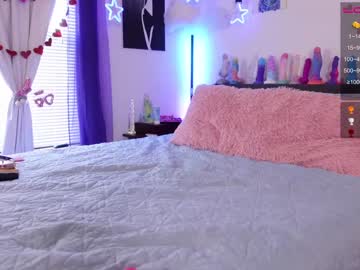girl
        emmasky69 cam image #1089884