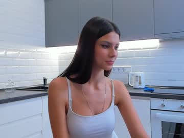 girl
        janecoxa cam image #2832212