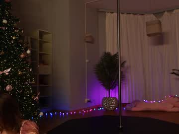 girl
        kittycaitlin cam image #3117402