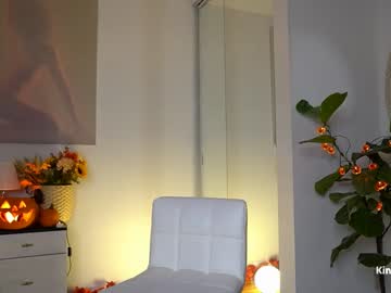 girl
        ohbabykelly cam image #2752752