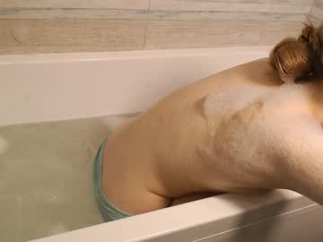 girl
        lily_life cam image #2053650