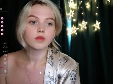 girl
        small_blondee cam image #2273215