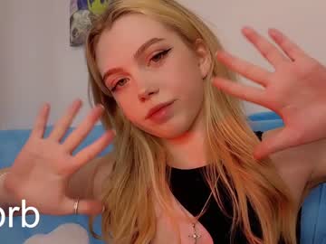 girl
        small_blondee cam image #1590941