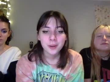 girl
        wallabyxxx cam image #424844