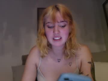 girl Milf & Teen Sex Cam Girls with sadiethemilf