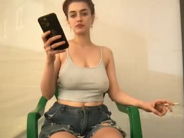 girl
        ps4pro cam image #1789633