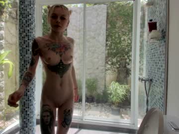girl
        lovexxxpink cam image #1833122