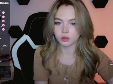 girl
        small_blondee cam image #1761964