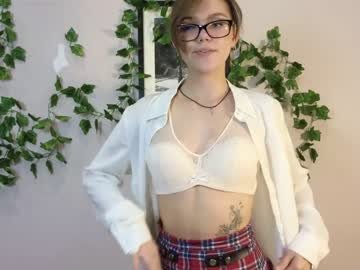 girl
        teresabriggs cam image #2478555
