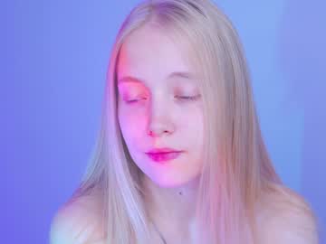 girl
        appr0ved cam image #1698650