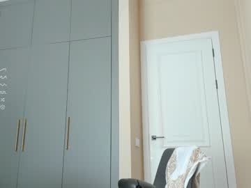 girl
        sweetfox_365 cam image #2328801