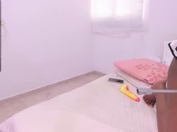 couple
        nikita_love69 cam image #3351350