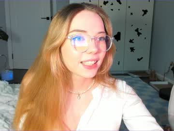 girl
        thisisamelia cam image #2603021