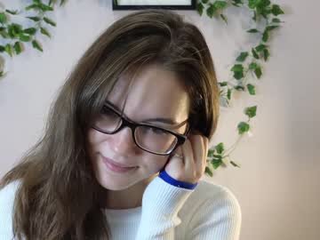 girl
        teresabriggs cam image #2363730