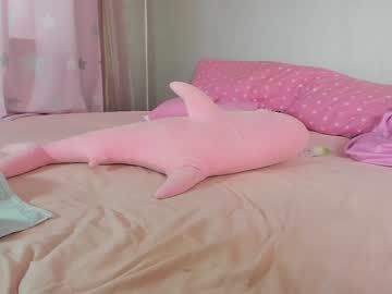 girl
        _mito_69 cam image #1021341