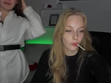 couple Milf & Teen Sex Cam Girls with sarahwelddy