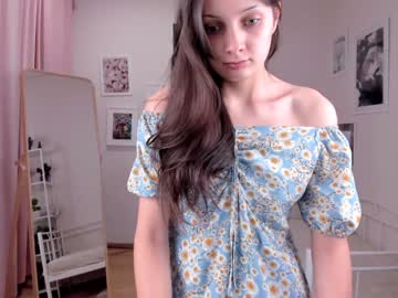 girl
        chloe_holzmann cam image #105346