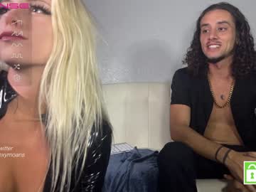 couple
        jinxy_moans cam image #1781619