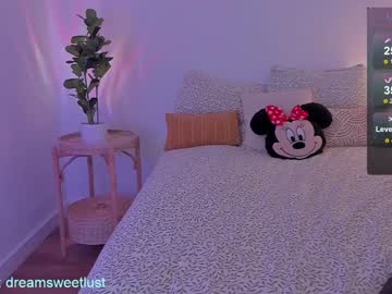 girl
        dreamsweetgirl cam image #3008573