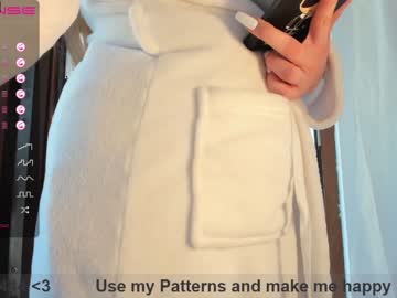 girl
        m1ss_ariana cam image #173022