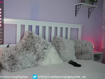 couple
        yournaughtypixie cam image #266382