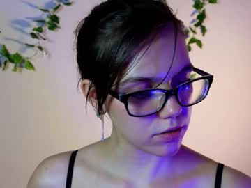 girl
        teresabriggs cam image #2530852