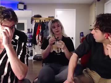 couple
        ryanrailer cam image #3234467